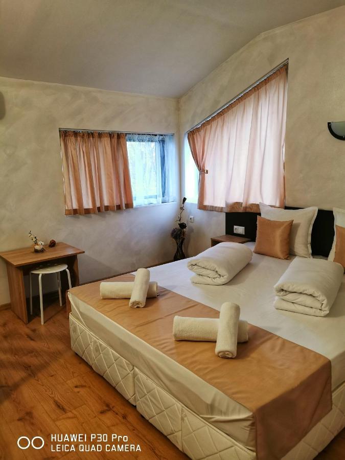 Hotel Swiss Šumen Exteriér fotografie