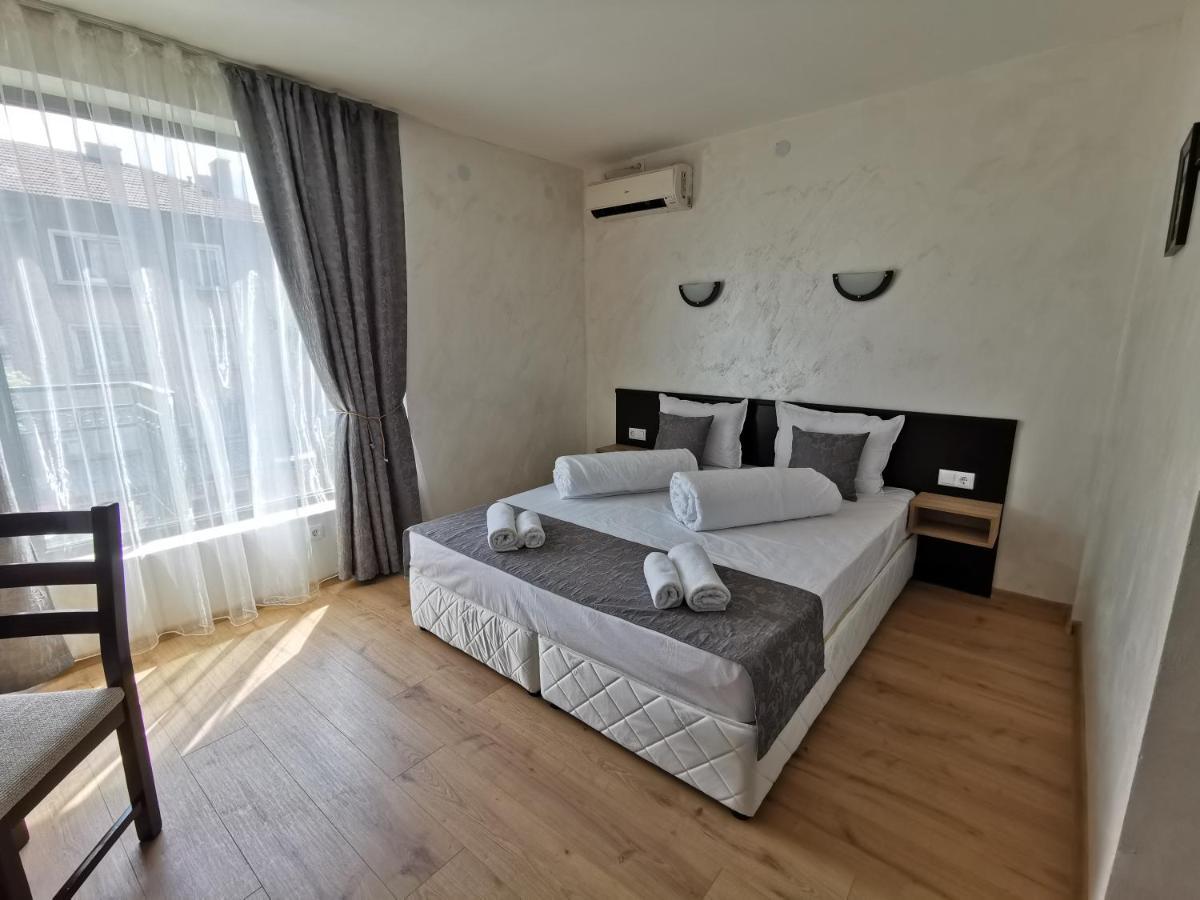 Hotel Swiss Šumen Exteriér fotografie